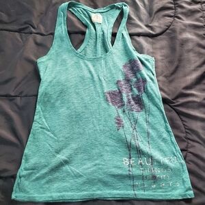 women med american eagle tank